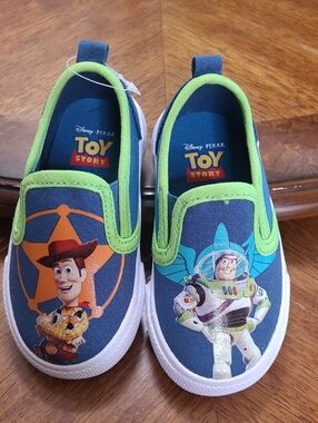 New with tag! Disney Pixar Toy Story kid size 5 slip on canvas lightweight shoes